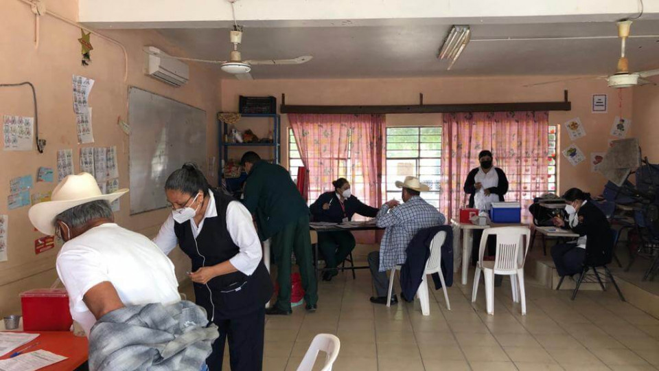 Concluyó el proceso de vacunación de la primera dosis contra COVID-19 en adultos mayores en municipios de menor población de Sonora