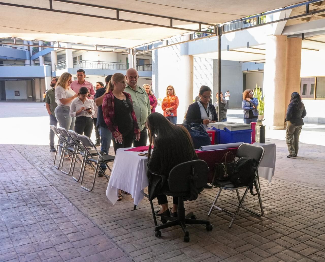 Instala Gobierno de Sonora punto de vacunación invernal en Centro de Gobierno